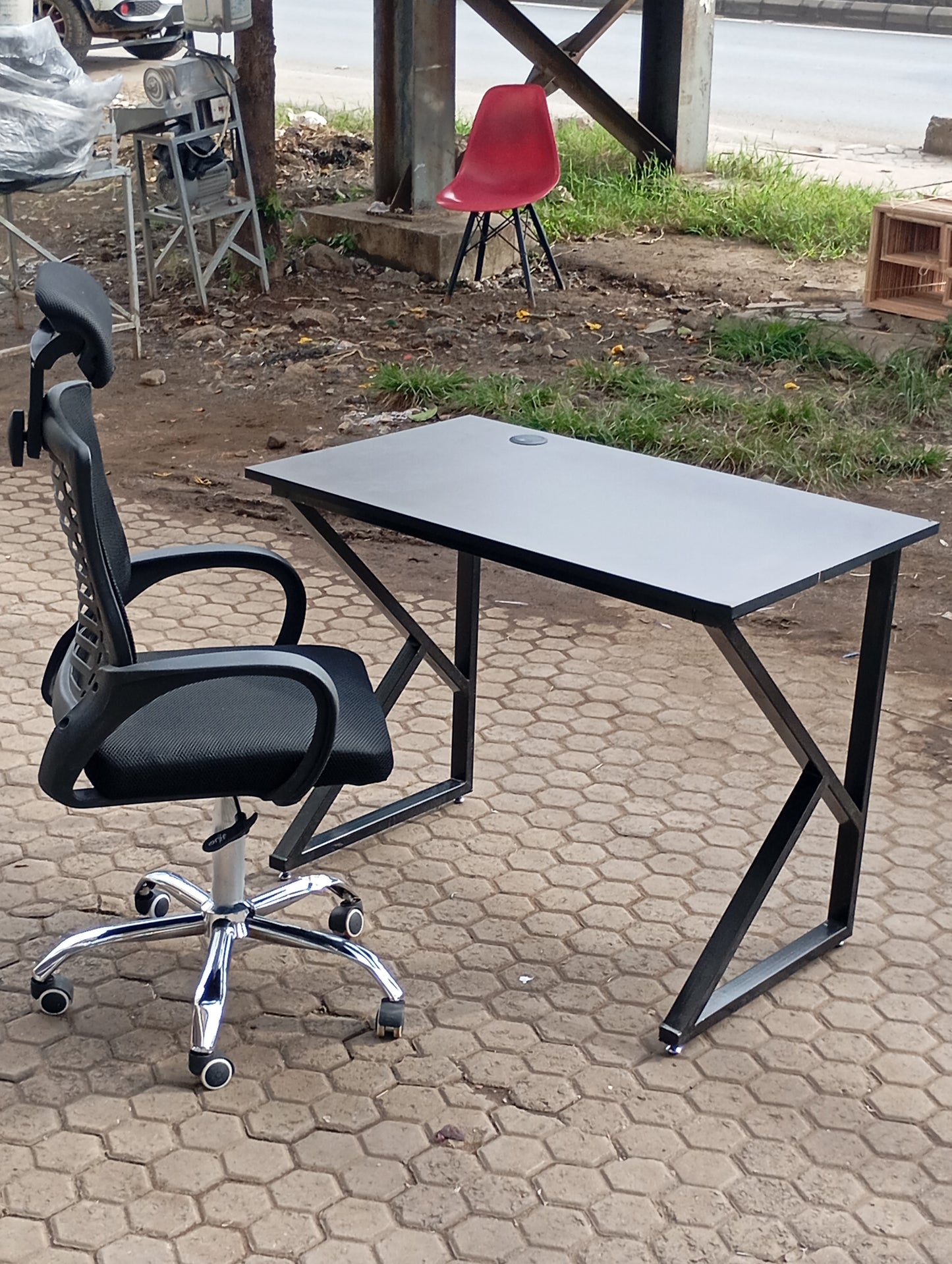 Desk and headrest Chair