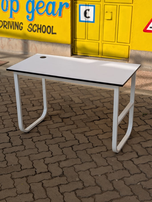 1.2 meters Metal frame desk white color