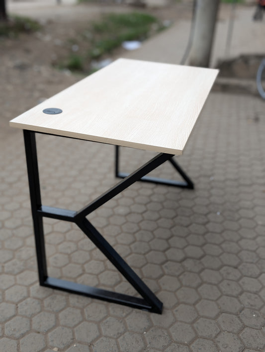 1.2 Meters Desk