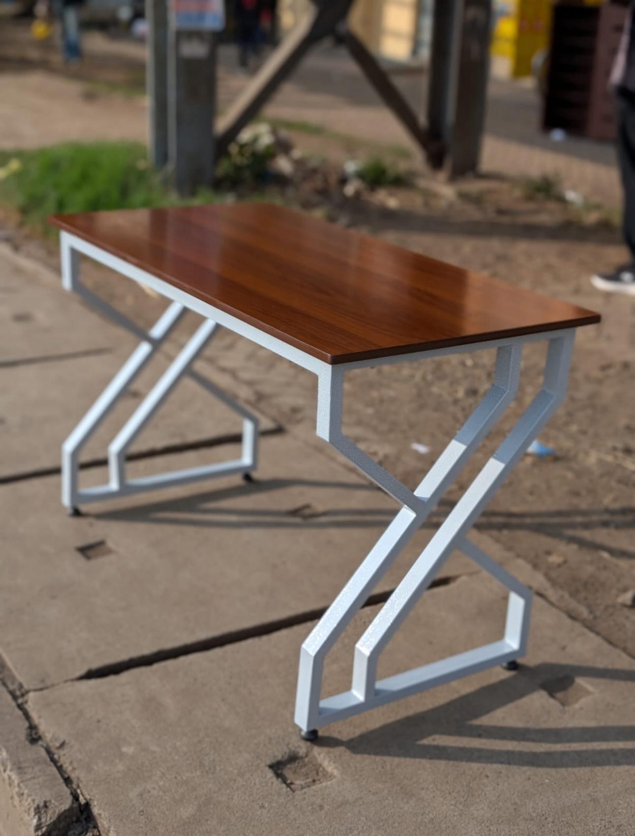 1.2 Meters Desk