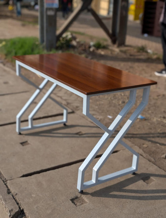 1.2 Meters Desk