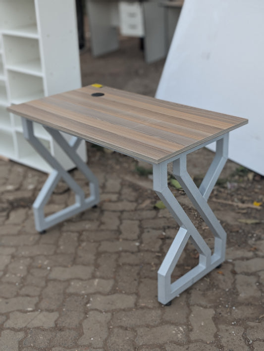 1 meter Metal Frame desk