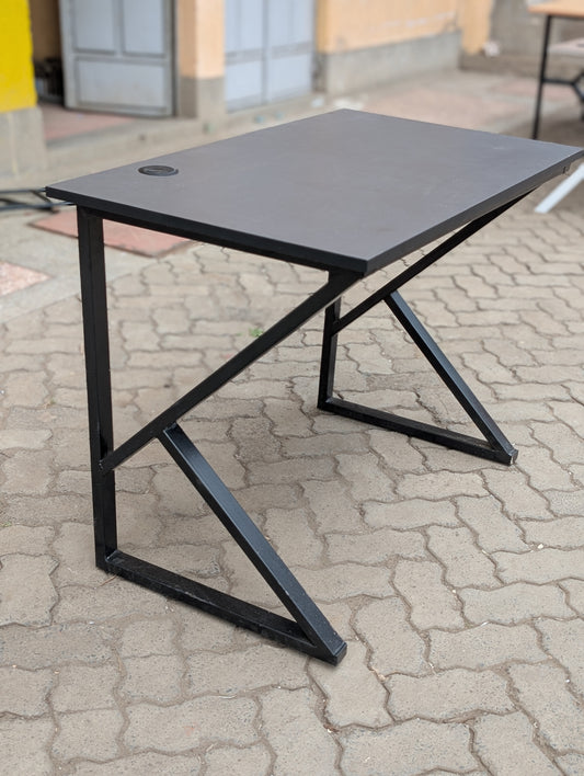 1 Meter Metal Frame desk