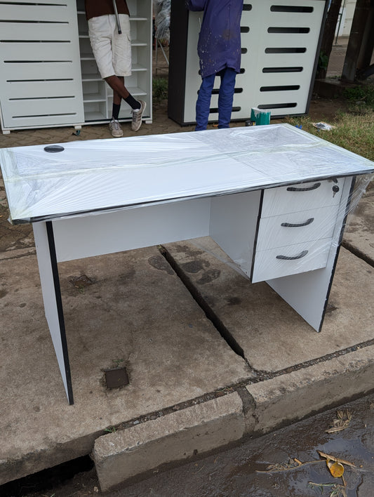 1.2 Meters Desk